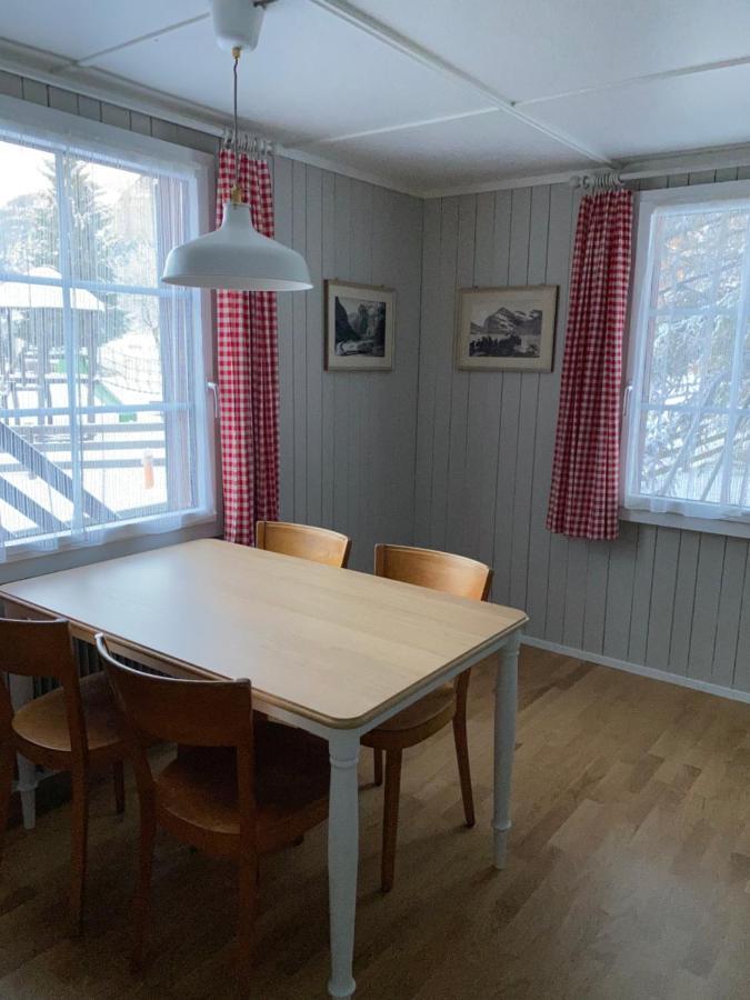 Familienferien Im Chalet Baergli カンデルシュテッグ エクステリア 写真